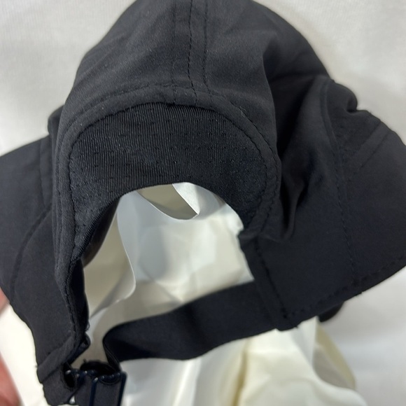 Brooks black adjustable weather resistant Propel Hat - Picture 9 of 9